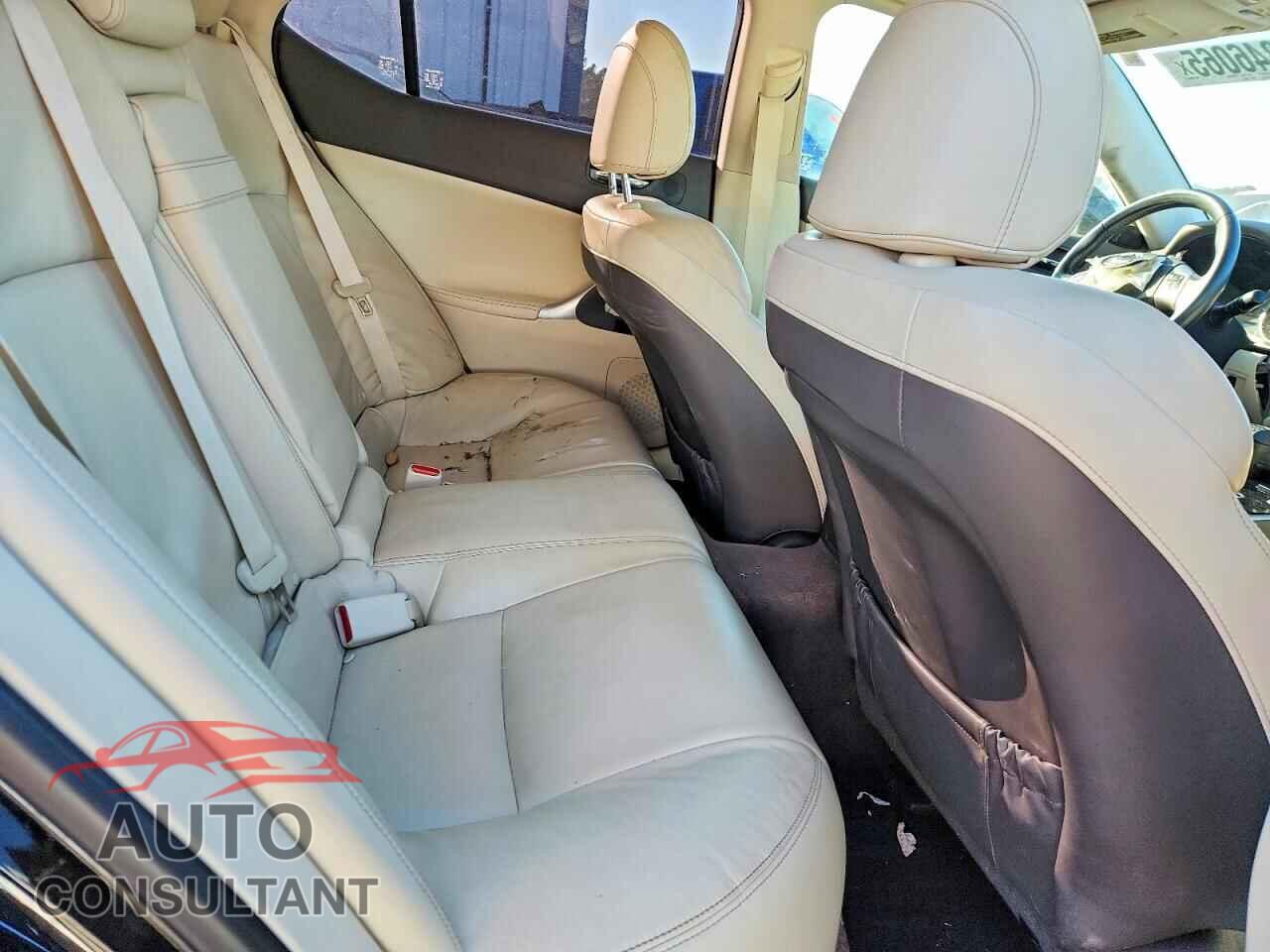 LEXUS IS 2012 - JTHBF5C25C5180471