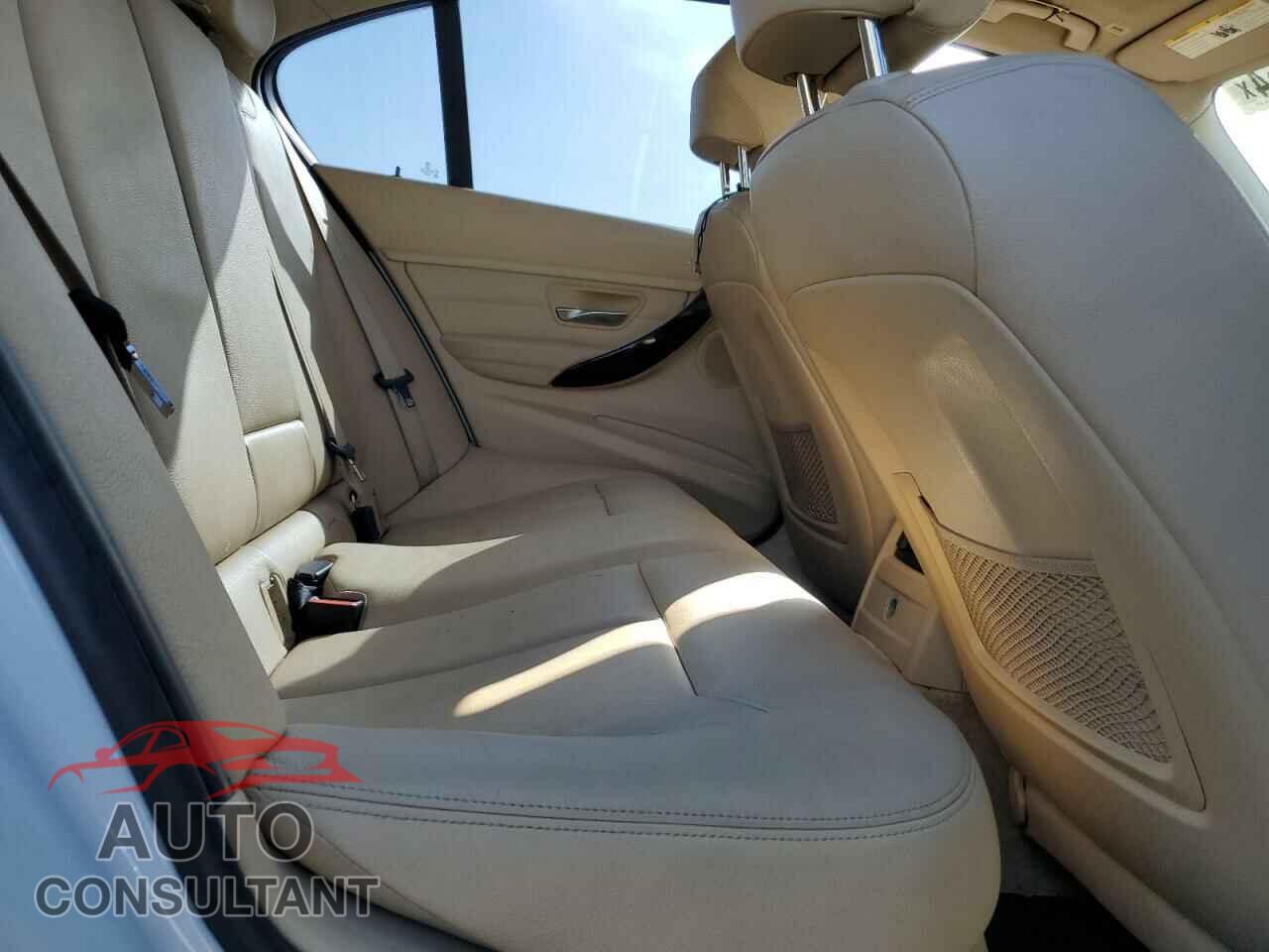 BMW 3 SERIES 2013 - WBA3B5C5XDF591689
