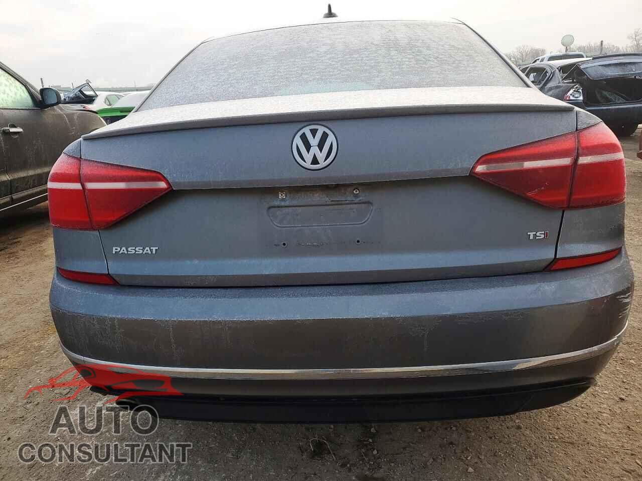VOLKSWAGEN PASSAT 2018 - 1VWAA7A37JC014249
