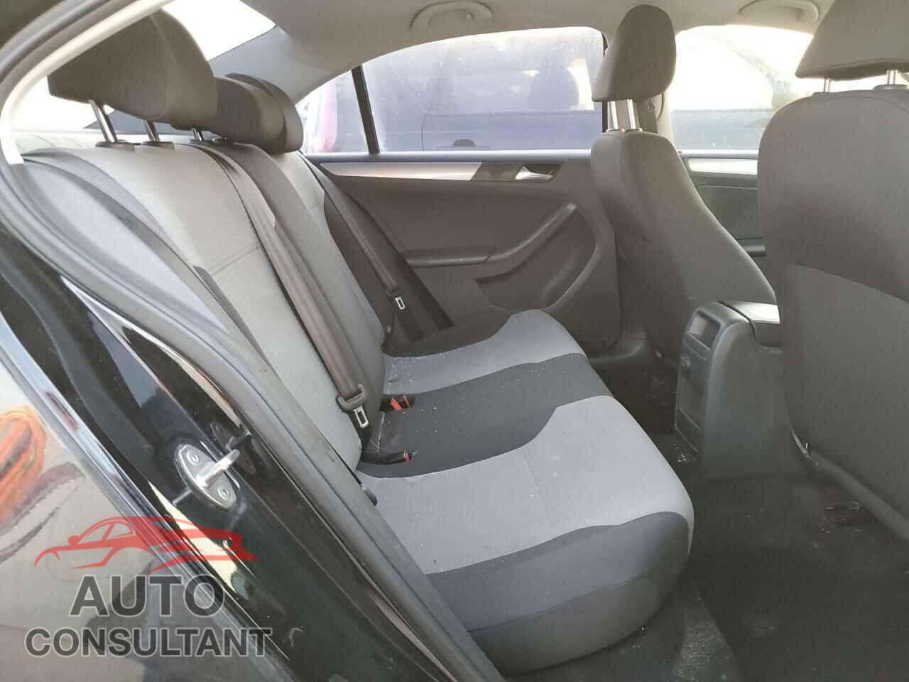VOLKSWAGEN JETTA 2017 - 3VW2B7AJ8HM335600