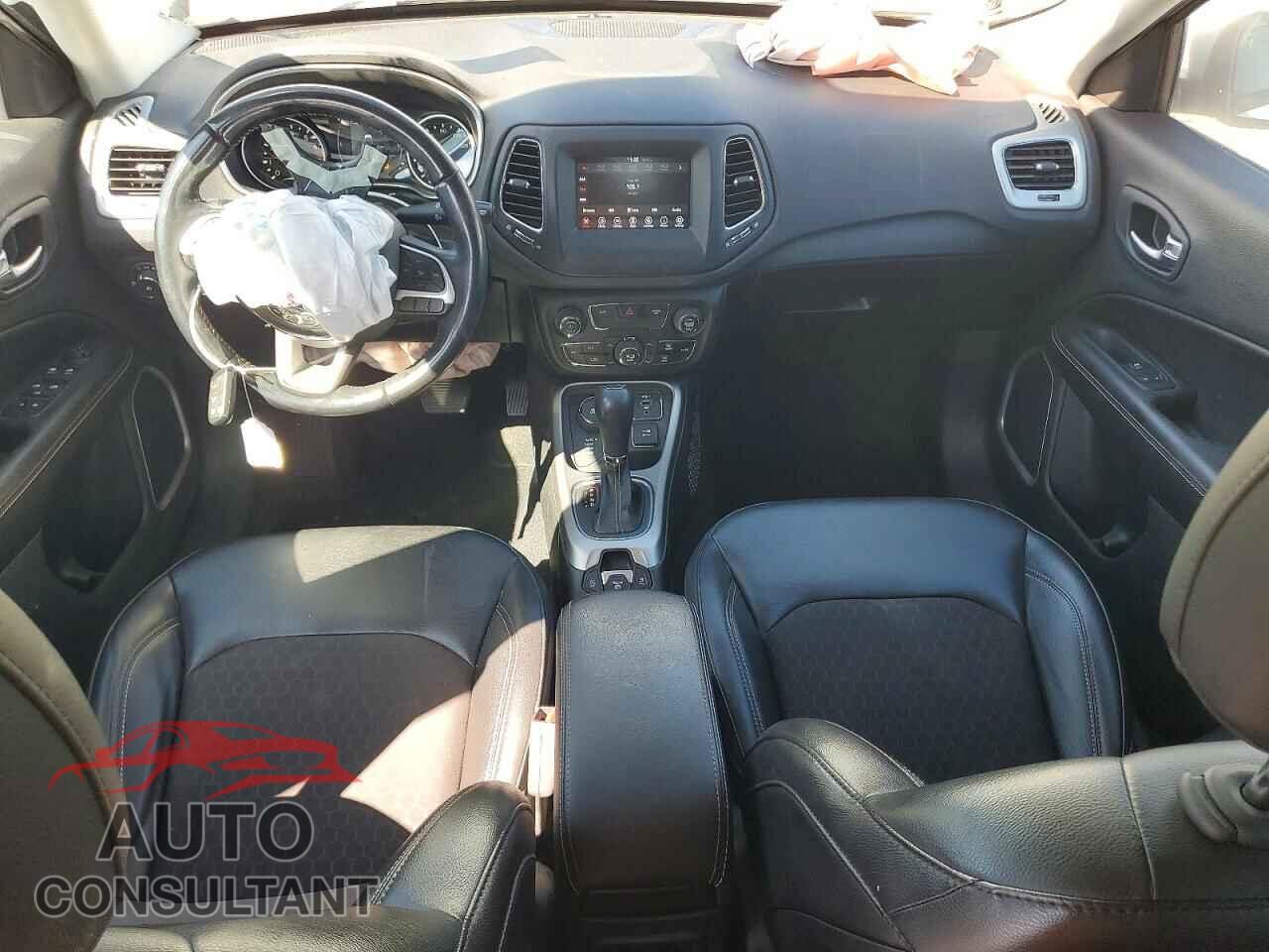 JEEP COMPASS 2020 - 3C4NJDBB5LT240984