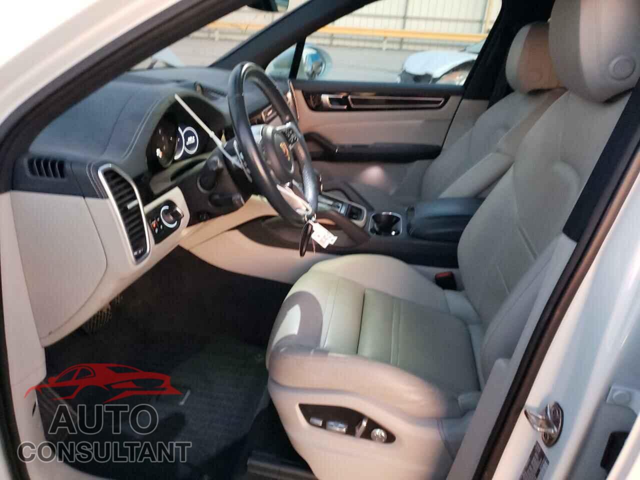 PORSCHE CAYENNE 2019 - WP1AA2AY5KDA08378