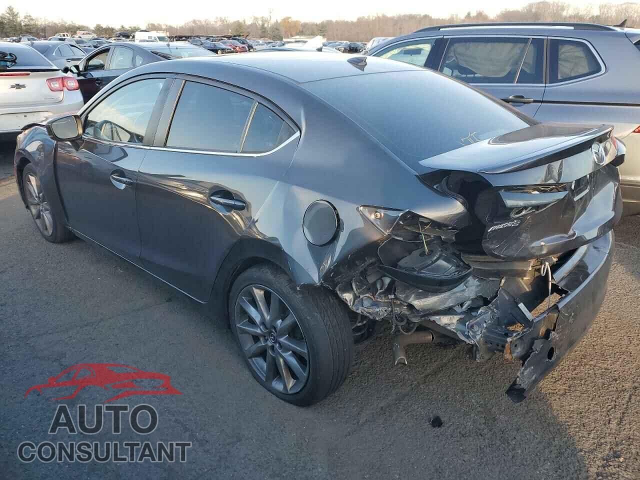 MAZDA 3 2018 - 3MZBN1V34JM164446