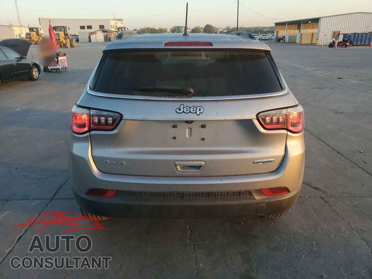 JEEP COMPASS 2018 - 3C4NJDBB1JT457803