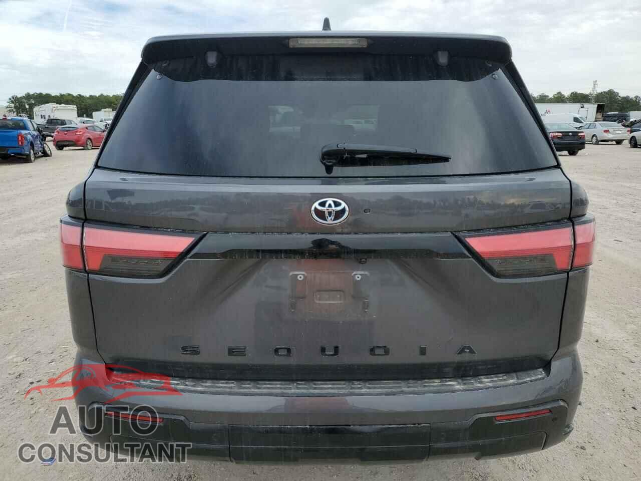 TOYOTA SEQUOIA 2023 - 7SVAAABA9PX010191
