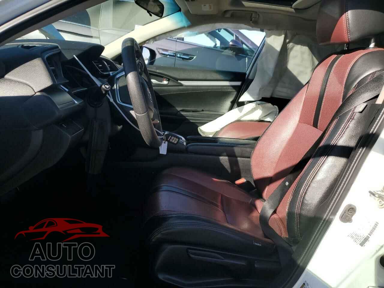 HONDA CIVIC 2018 - 2HGFC2F79JH525915
