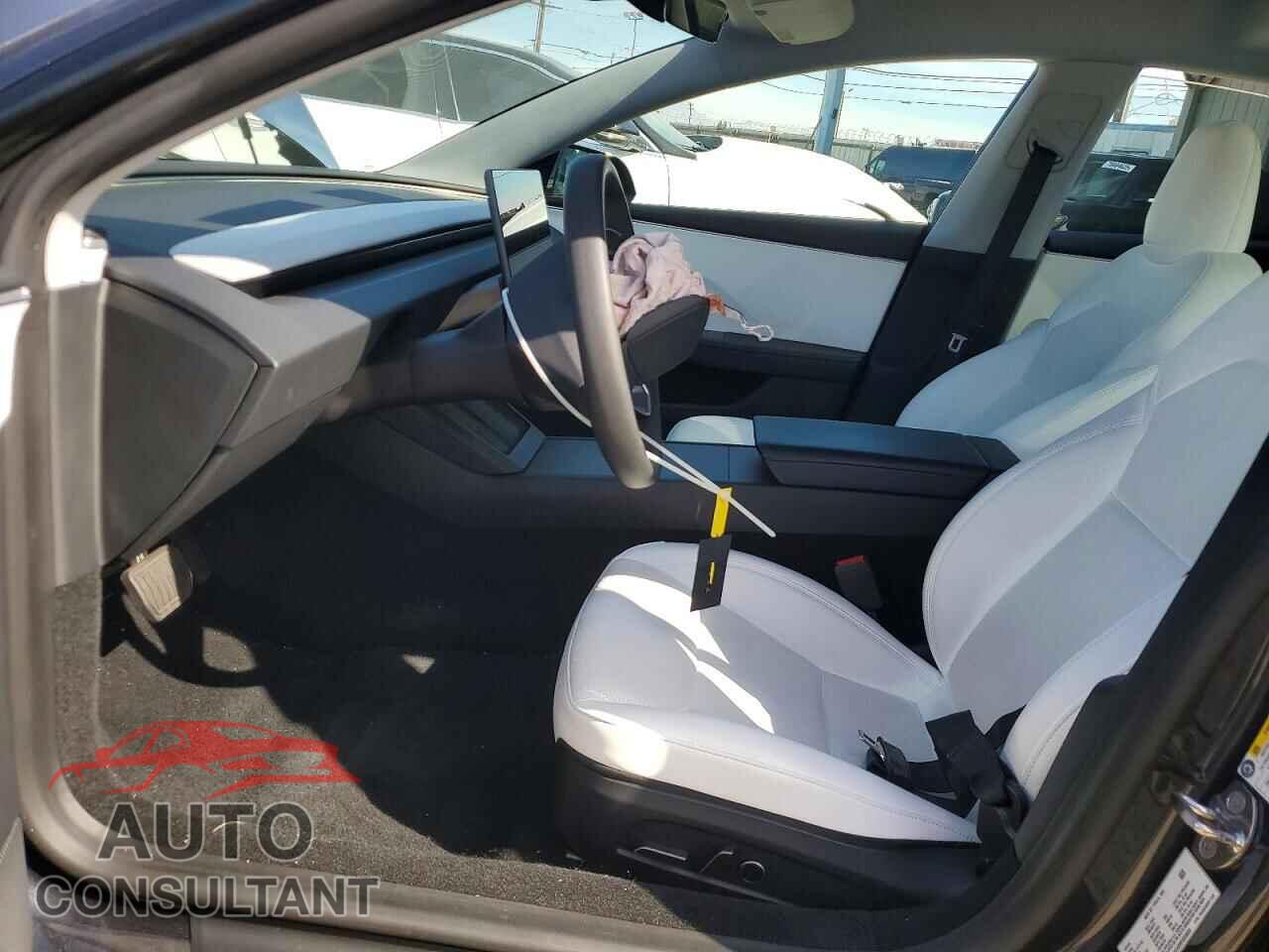 TESLA MODEL 3 2024 - 5YJ3E1EA8RF859065