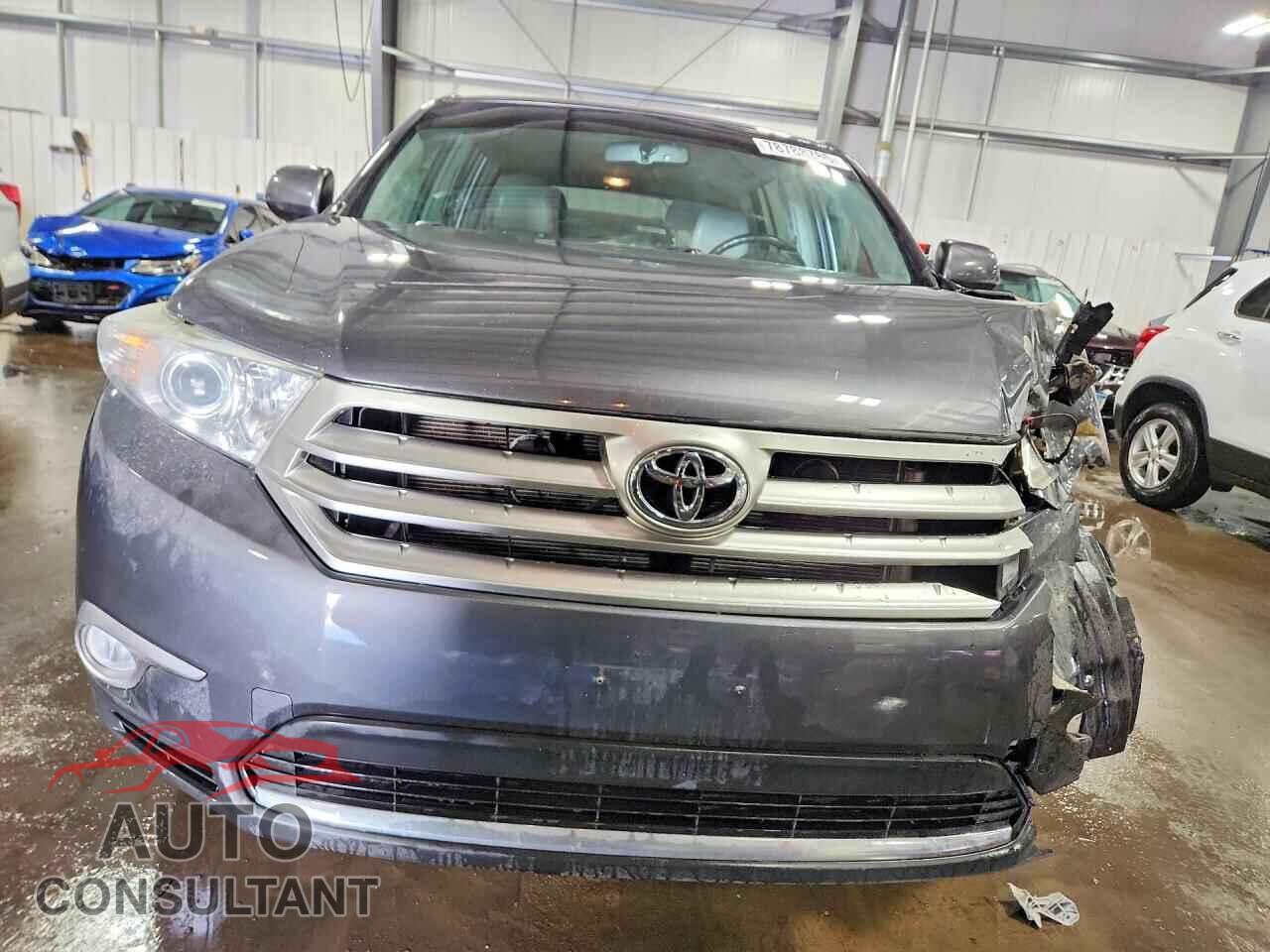 TOYOTA HIGHLANDER 2013 - 5TDBK3EH8DS210383