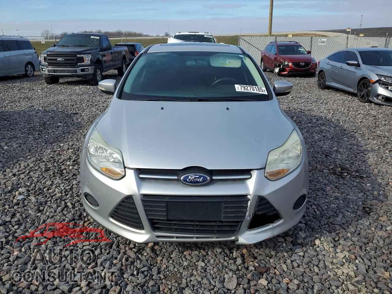 FORD FOCUS SE 2013 - 1FADP3K26DL169429