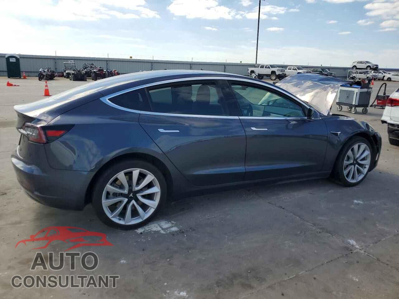 TESLA MODEL 3 2020 - 5YJ3E1EAXLF747357
