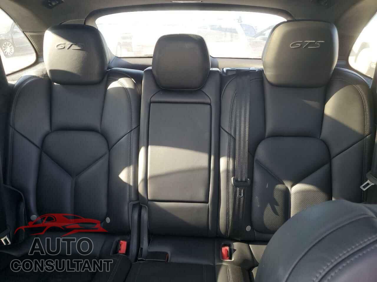 PORSCHE CAYENNE 2017 - WP1AD2A23HLA84134