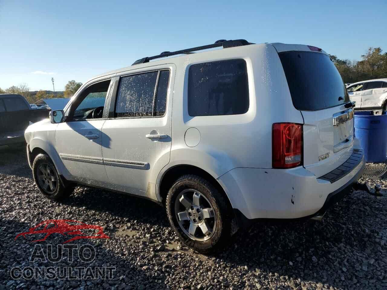 HONDA PILOT 2011 - 5FNYF4H96BB092375