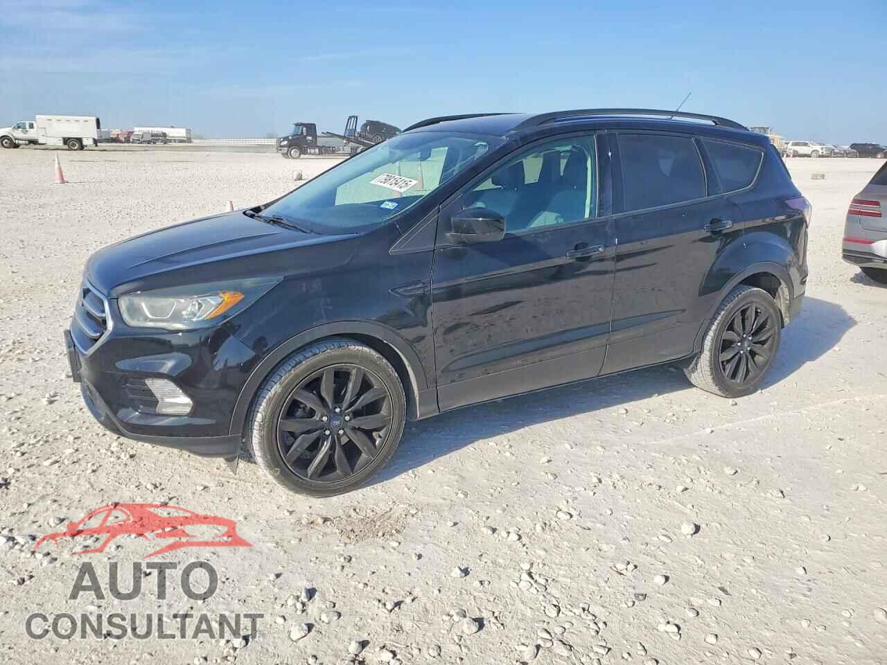 FORD ESCAPE 2017 - 1FMCU0GD7HUD66077