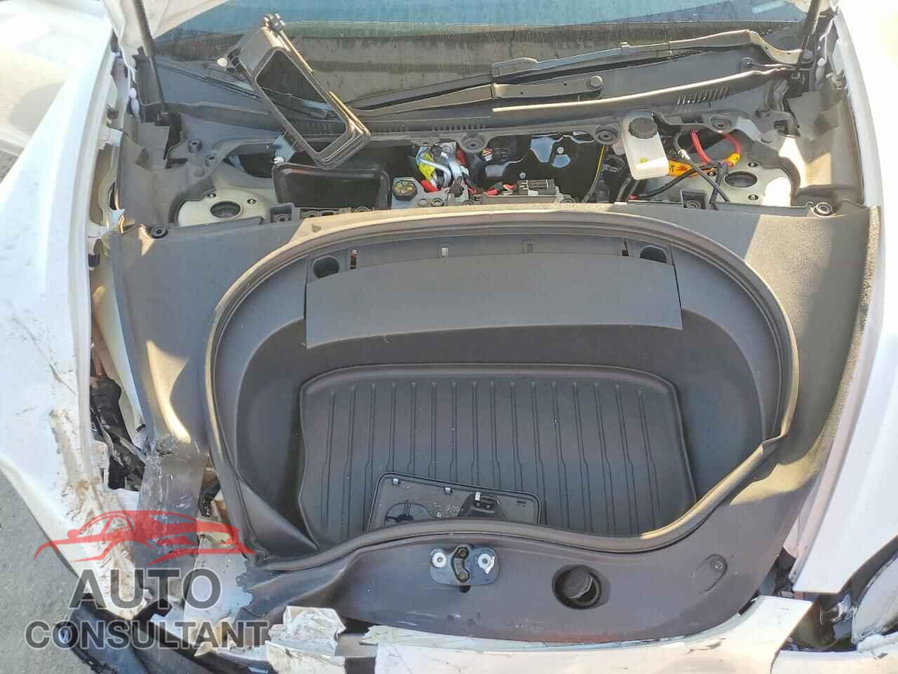 TESLA MODEL 3 2024 - 5YJ3E1EA5RF769467