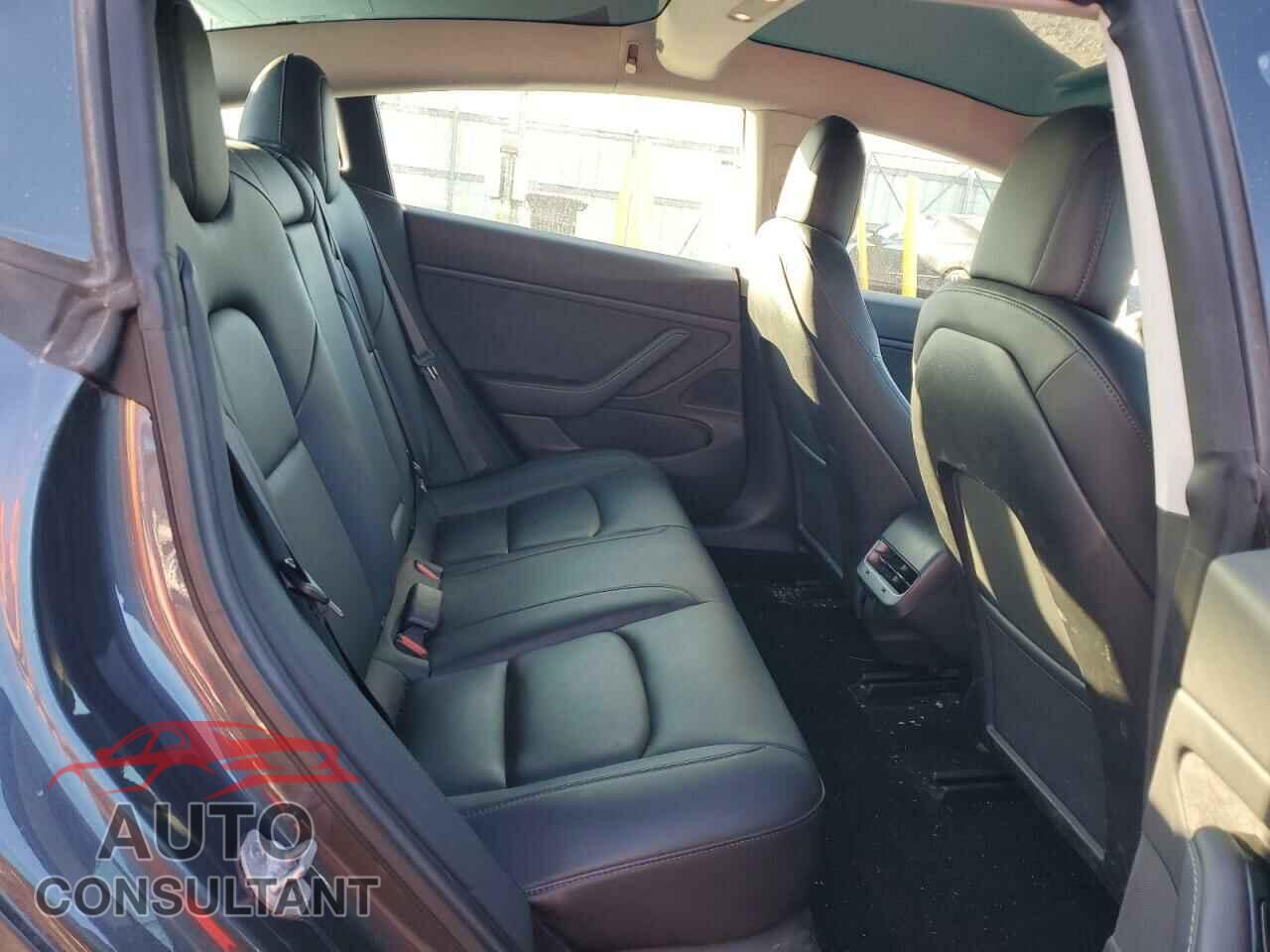 TESLA MODEL 3 2019 - 5YJ3E1EB3KF209865
