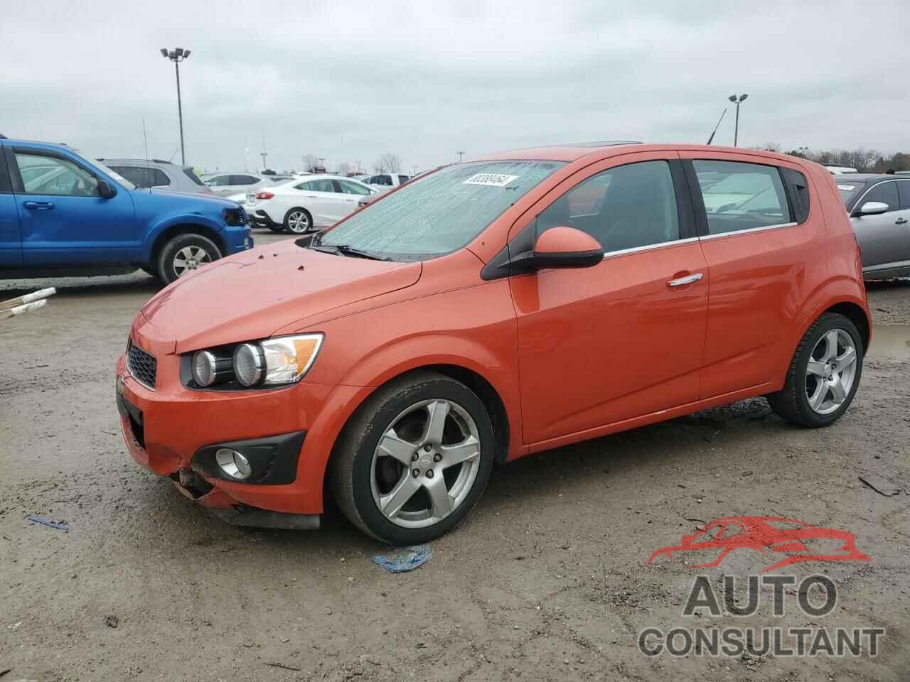 CHEVROLET SONIC 2013 - 1G1JE6SB2D4110126