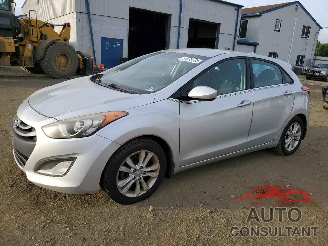 HYUNDAI ELANTRA 2013 - KMHD35LE0DU062151