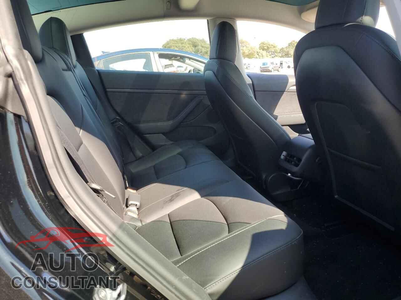 TESLA MODEL 3 2023 - 5YJ3E1EA7PF464131