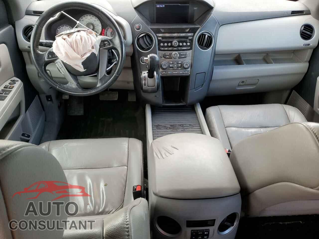 HONDA PILOT 2015 - 5FNYF4H51FB044110