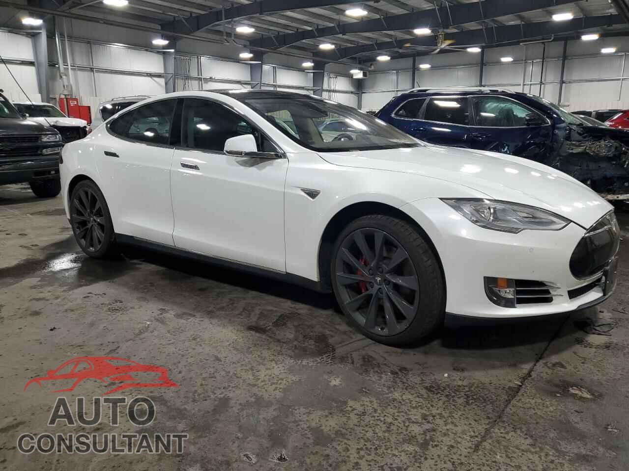 TESLA MODEL S 2014 - 5YJSA1H16EFP35616