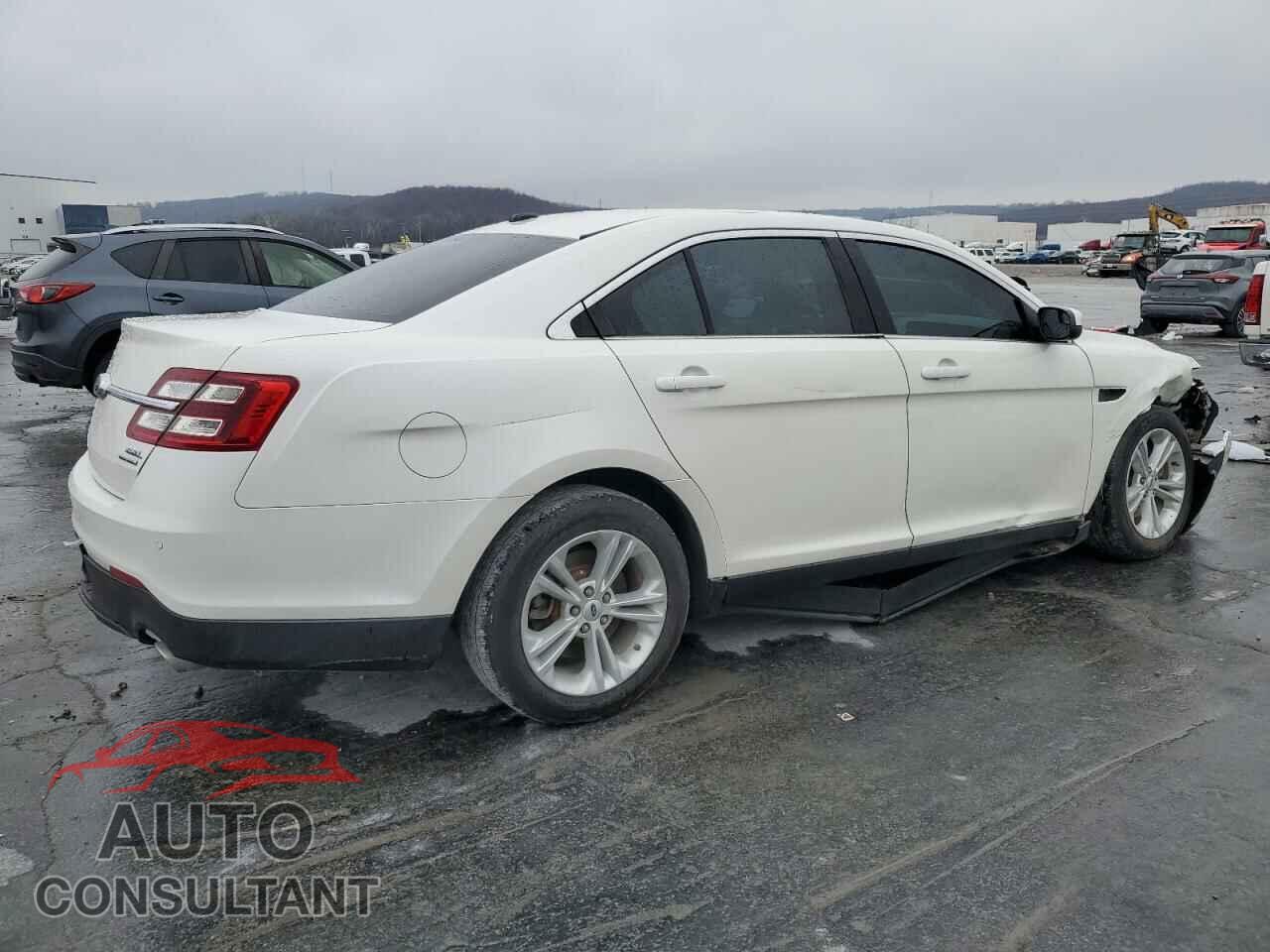 FORD TAURUS 2019 - 1FAHP2E85KG102743