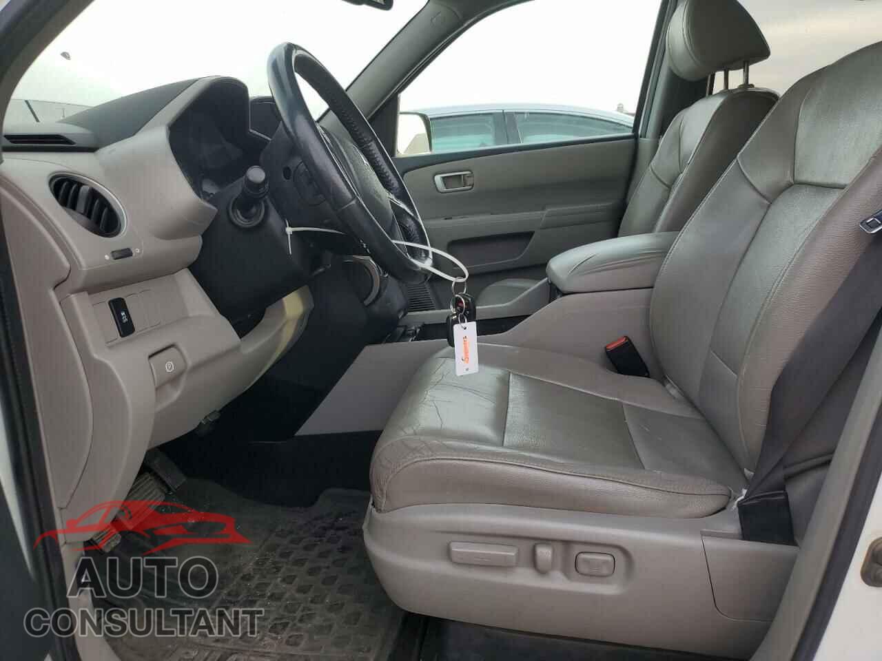 HONDA PILOT 2015 - 5FNYF3H52FB009571