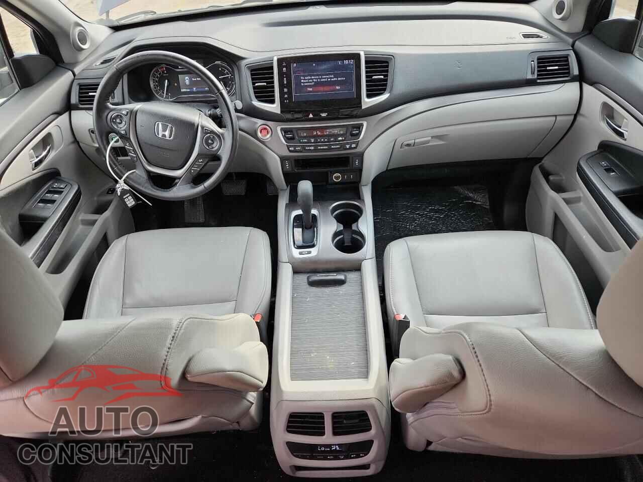 HONDA PILOT 2017 - 5FNYF6H59HB051207