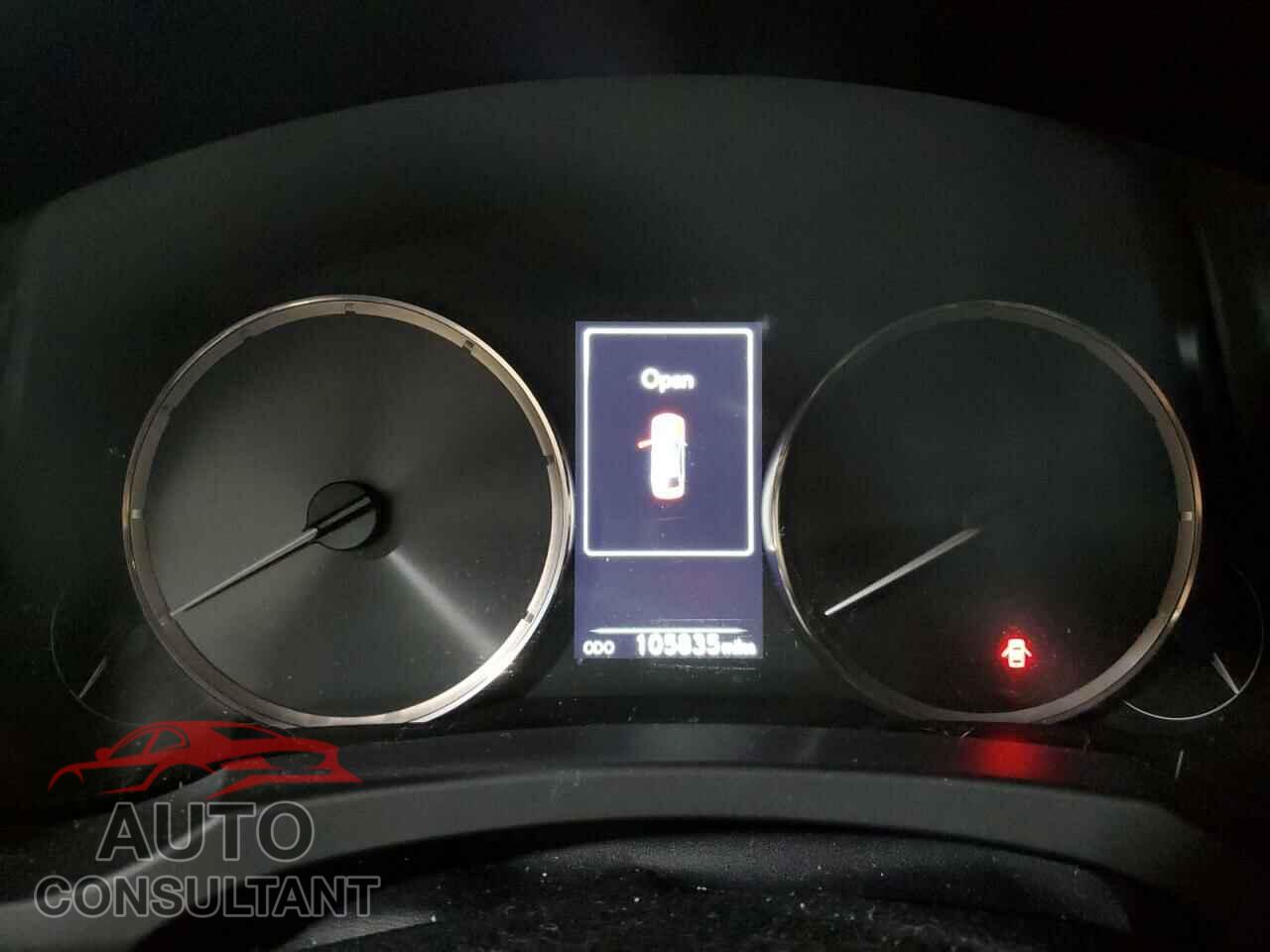 LEXUS IS 2018 - JTHC81D23J5033052