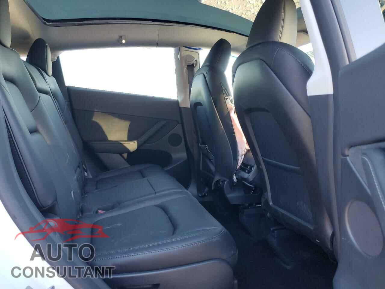 TESLA MODEL Y 2024 - 7SAYGAEE7RF089303