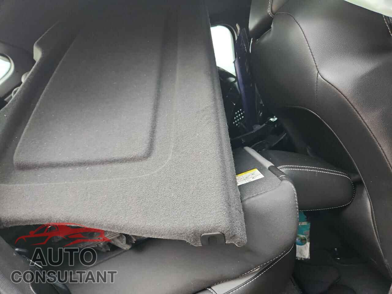 FORD FOCUS 2013 - 1FADP3L97DL359459