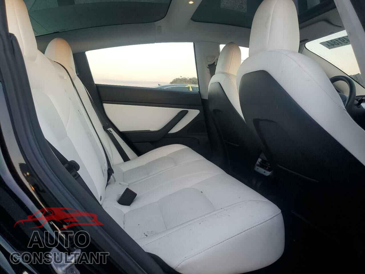 TESLA MODEL 3 2019 - 5YJ3E1EA2KF327736