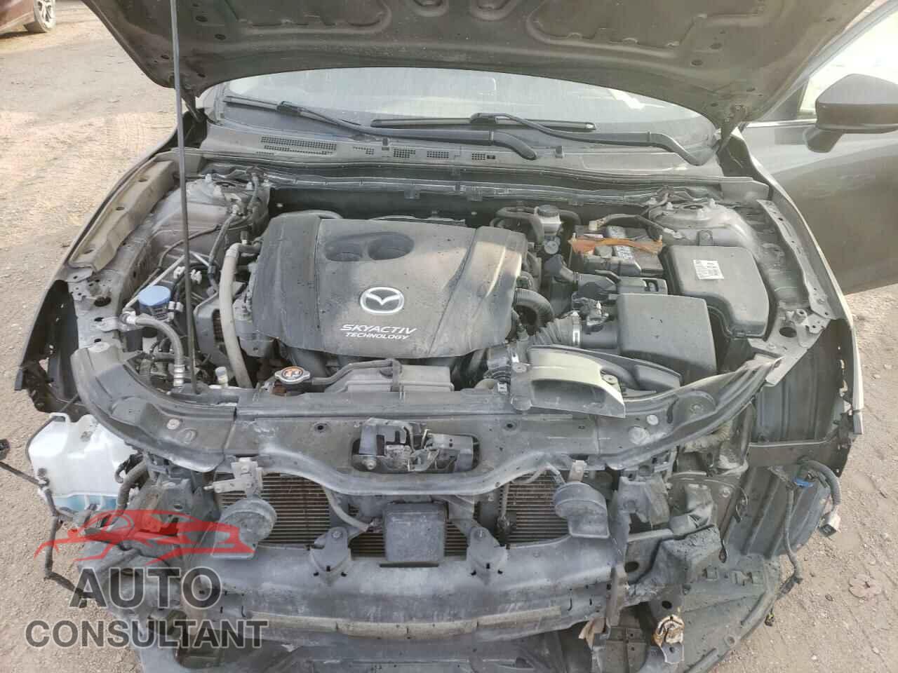 MAZDA 3 2018 - 3MZBN1W31JM160661