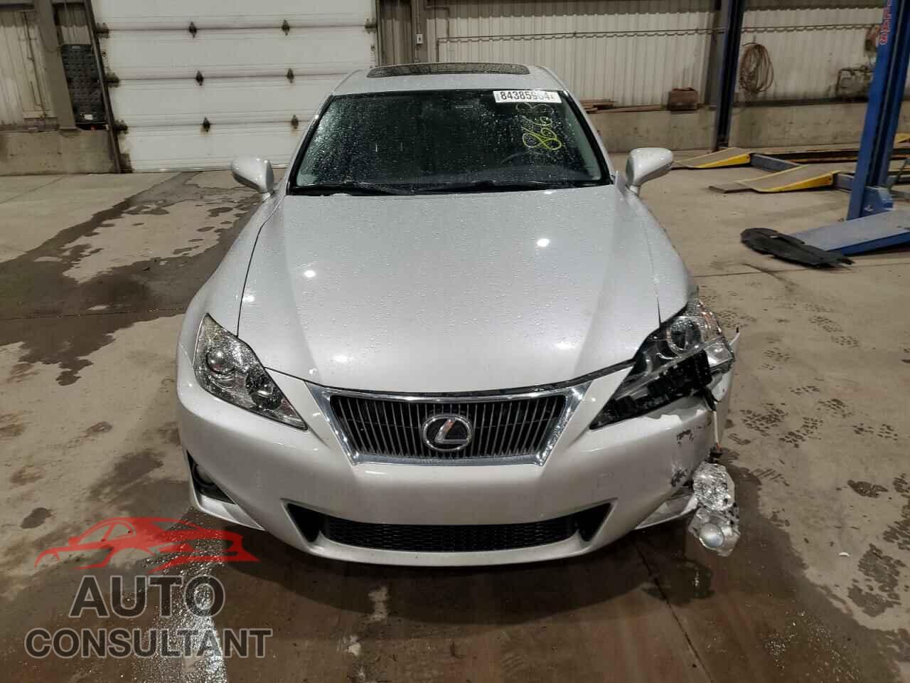 LEXUS IS 2011 - JTHCF5C25B5049334
