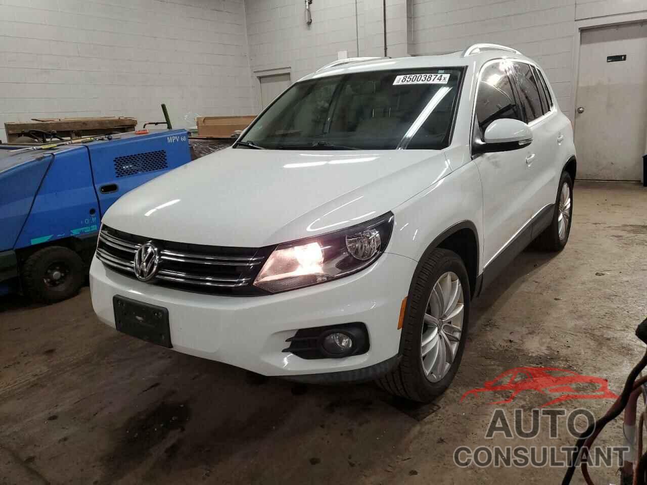 VOLKSWAGEN TIGUAN 2015 - WVGBV7AX6FW576434