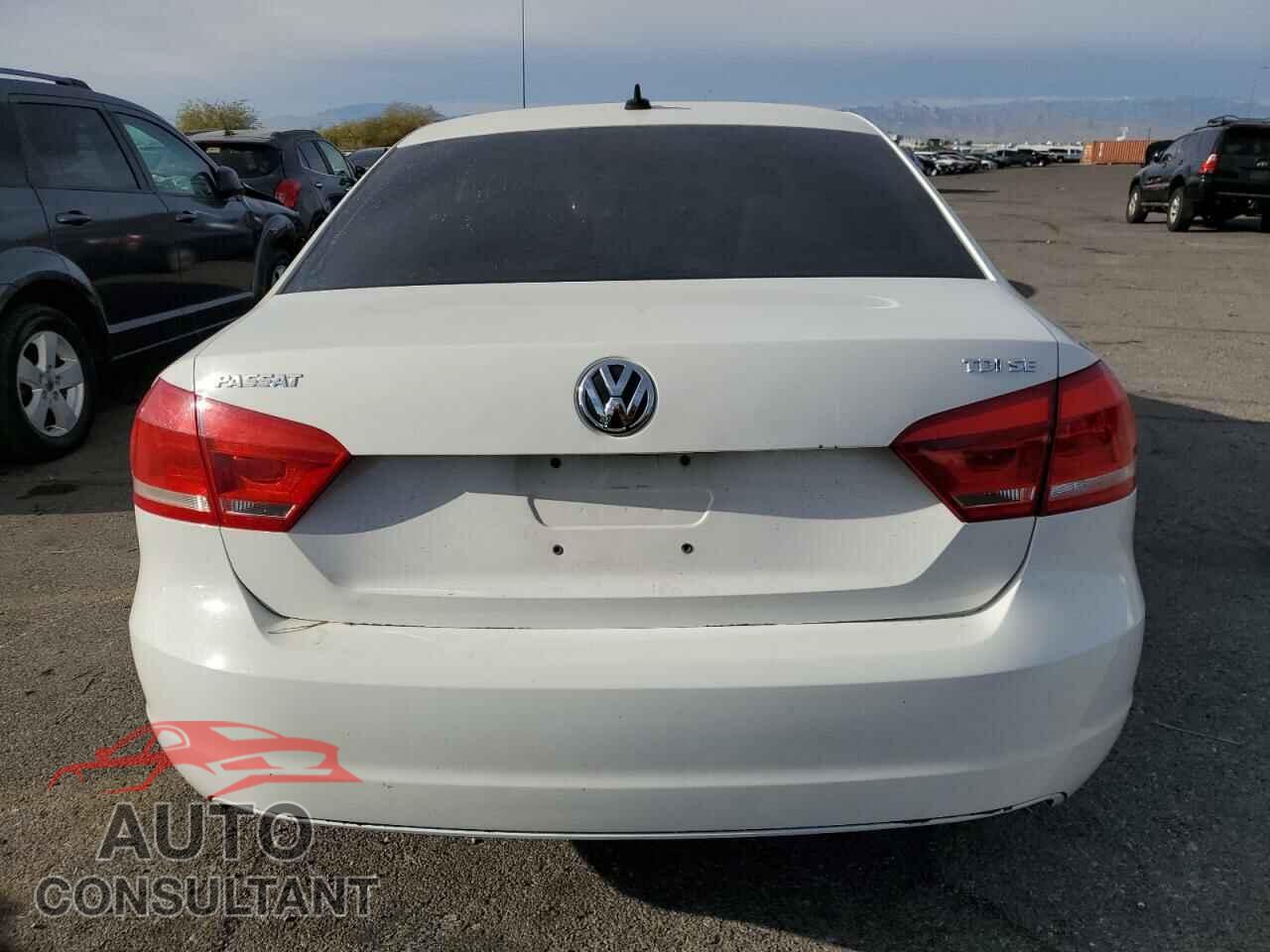 VOLKSWAGEN PASSAT 2013 - 1VWBN7A38DC098045
