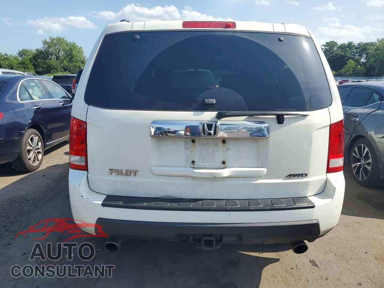 HONDA PILOT 2011 - 5FNYF4H47BB064900