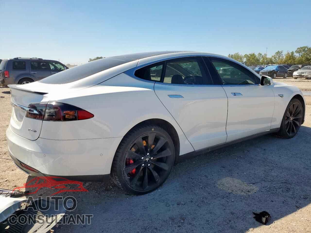 TESLA MODEL S 2015 - 5YJSA1H48FF090026