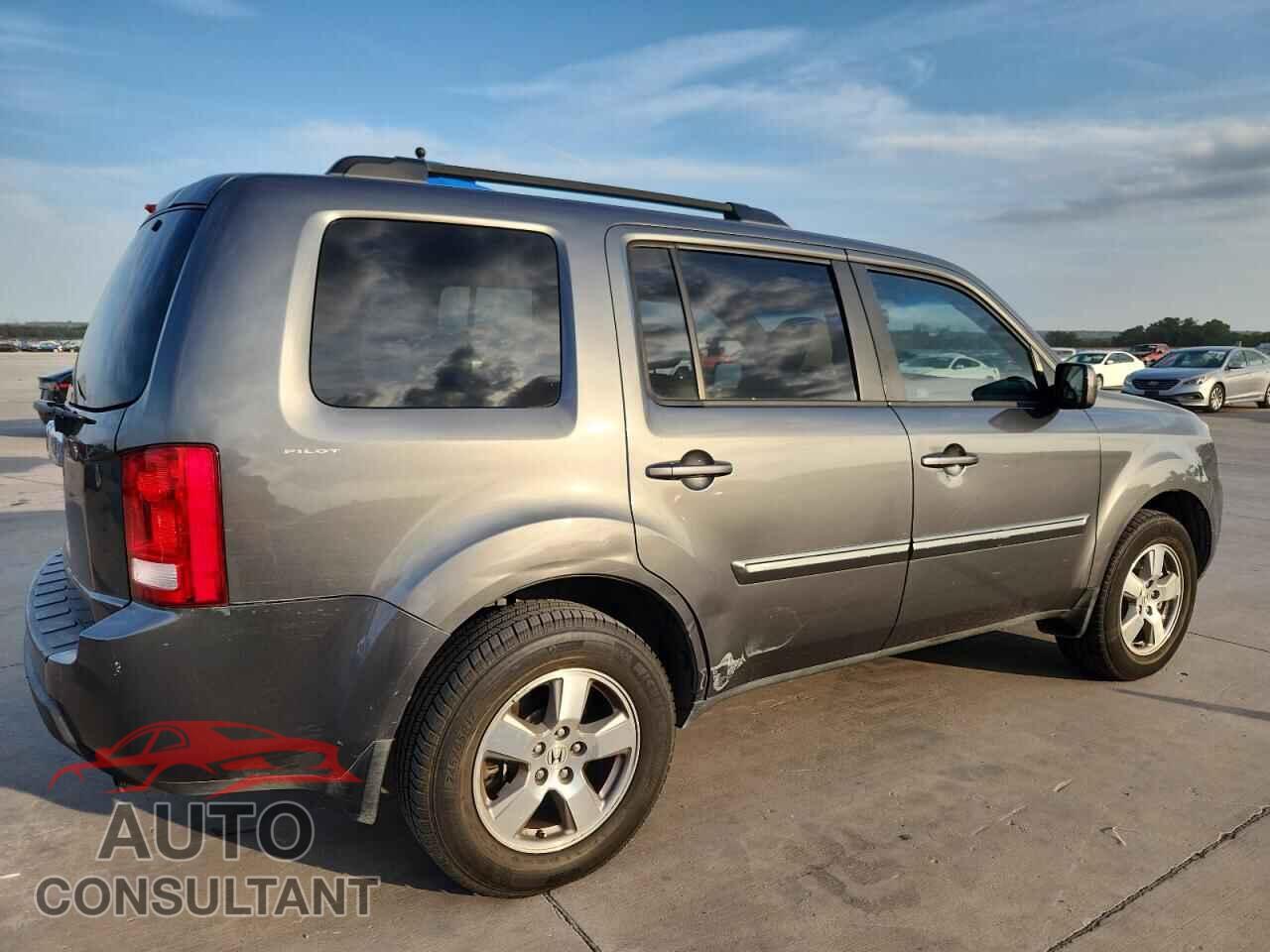 HONDA PILOT 2011 - 5FNYF3H56BB013424