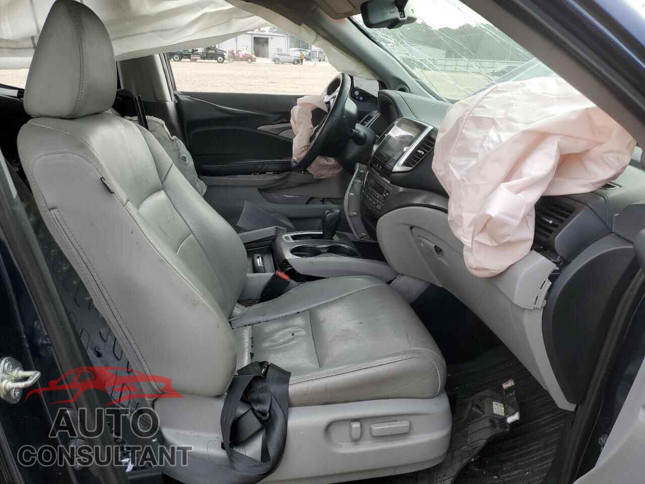 HONDA PILOT 2017 - 5FNYF5H55HB031627