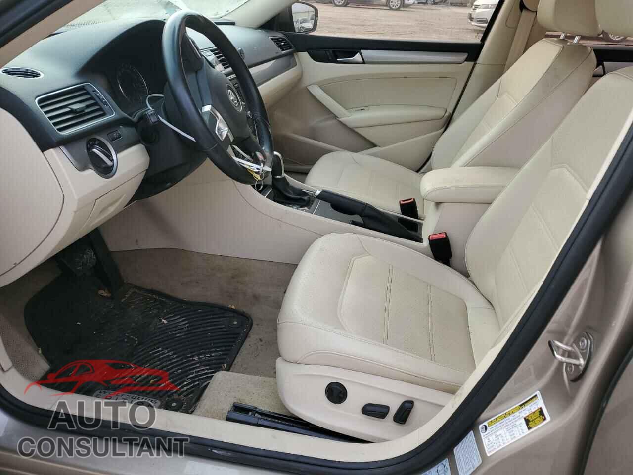 VOLKSWAGEN PASSAT 2015 - 1VWAS7A39FC068043