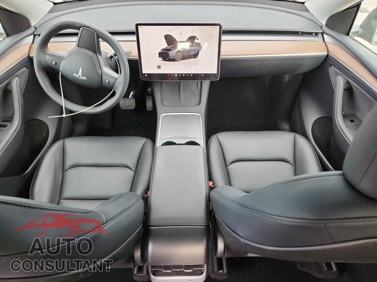 TESLA MODEL Y 2024 - 7SAYGDEE5RF117794