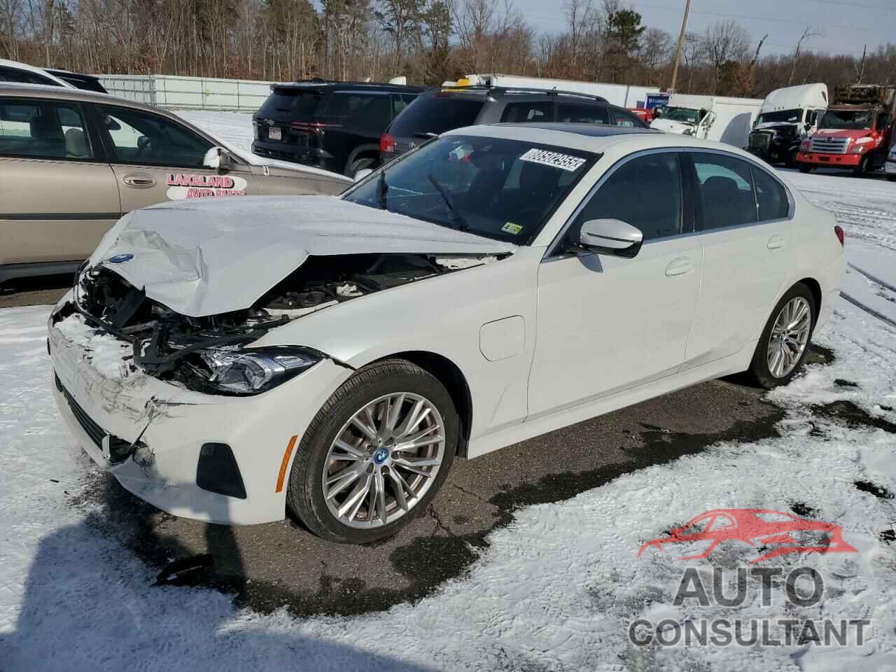 BMW 3 SERIES 2024 - 3MW39FS03R8E48431