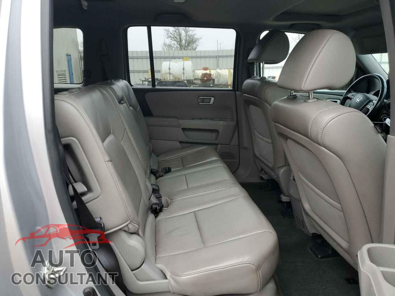 HONDA PILOT 2015 - 5FNYF4H55FB035698
