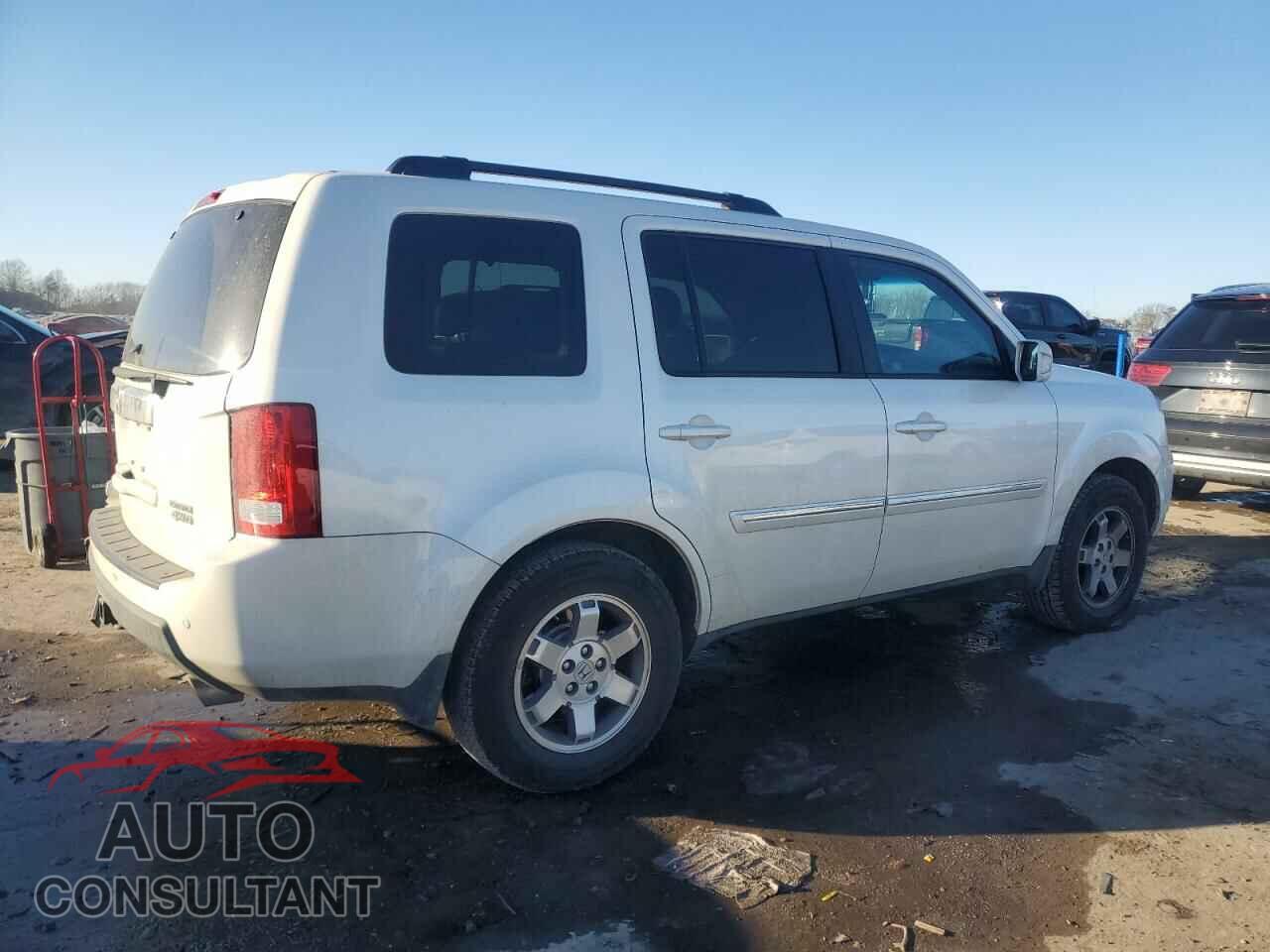 HONDA PILOT 2011 - 5FNYF4H95BB043250