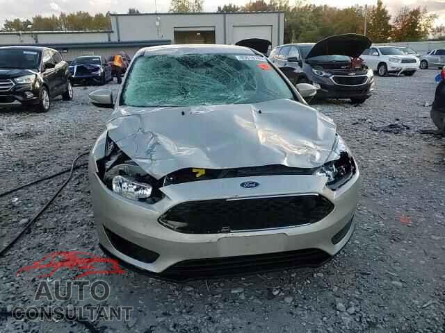 FORD FOCUS 2017 - 1FADP3F22HL229383