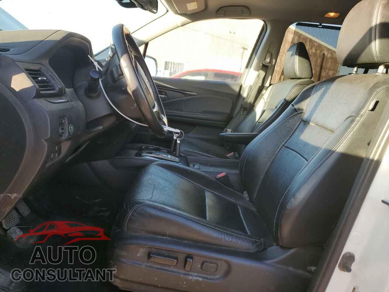 HONDA PILOT 2017 - 5FNYF6H05HB098917