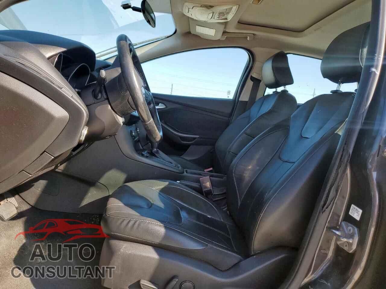 FORD FOCUS 2015 - 1FADP3K2XFL319318
