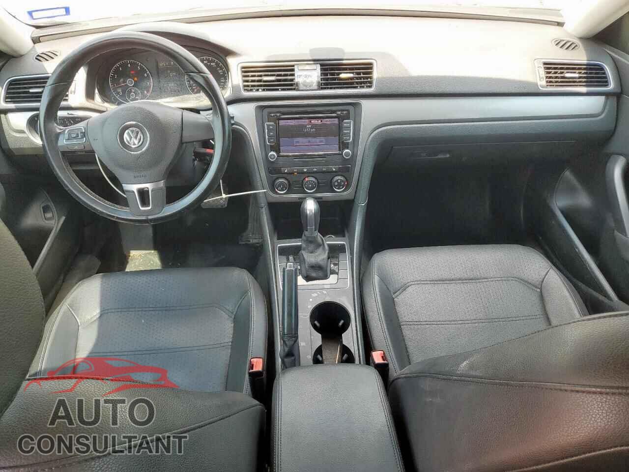 VOLKSWAGEN PASSAT 2015 - 1VWAS7A35FC060909