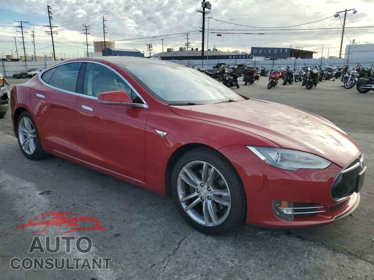 TESLA MODEL S 2013 - 5YJSA1AG6DFP08252