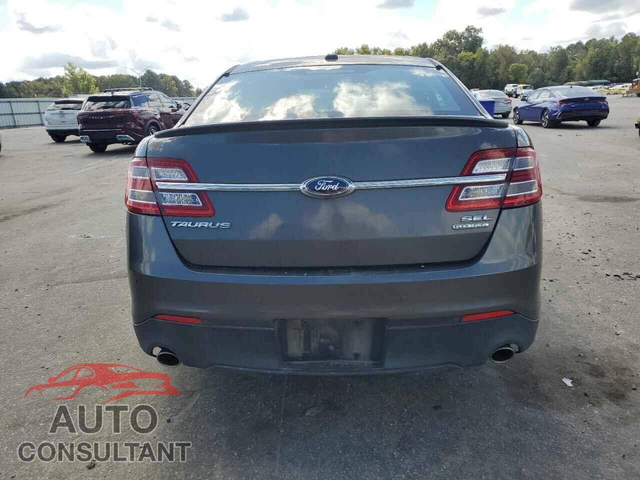 FORD TAURUS 2015 - 1FAHP2E85FG189596